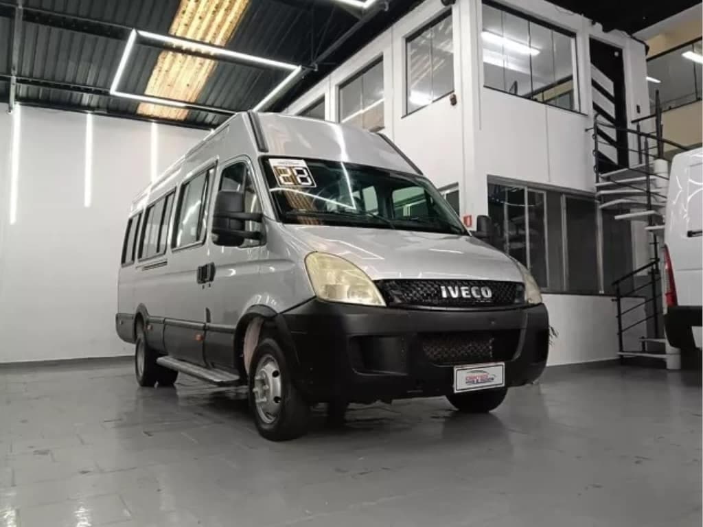 IVECO Daily 2.3 HPI DIESEL 30-130 FURGÃO MANUAL