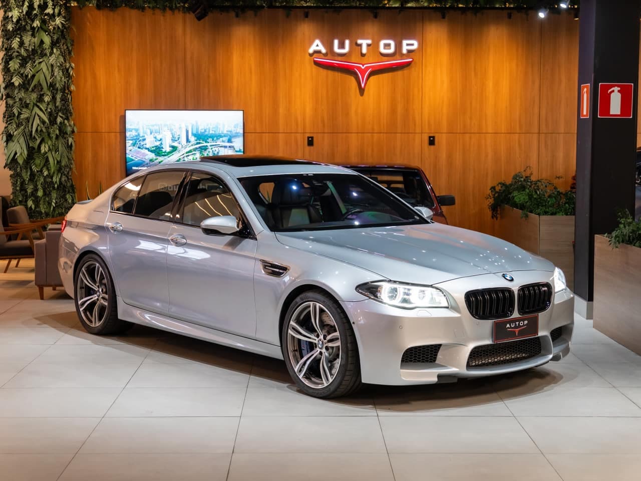 BMW M5 4.4 V8 32V GASOLINA 4P AUTOMÁTICO