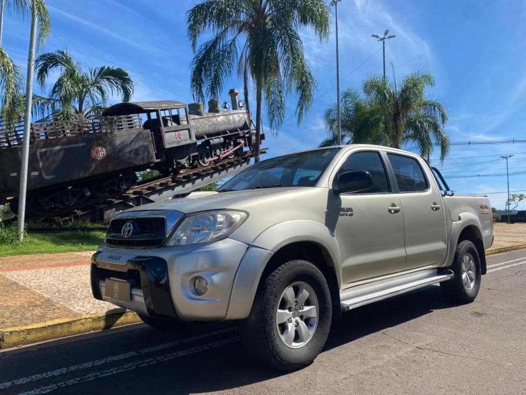 Toyota Hilux CD SRV D4-D 4x4 3.0 TDI Diesel Aut