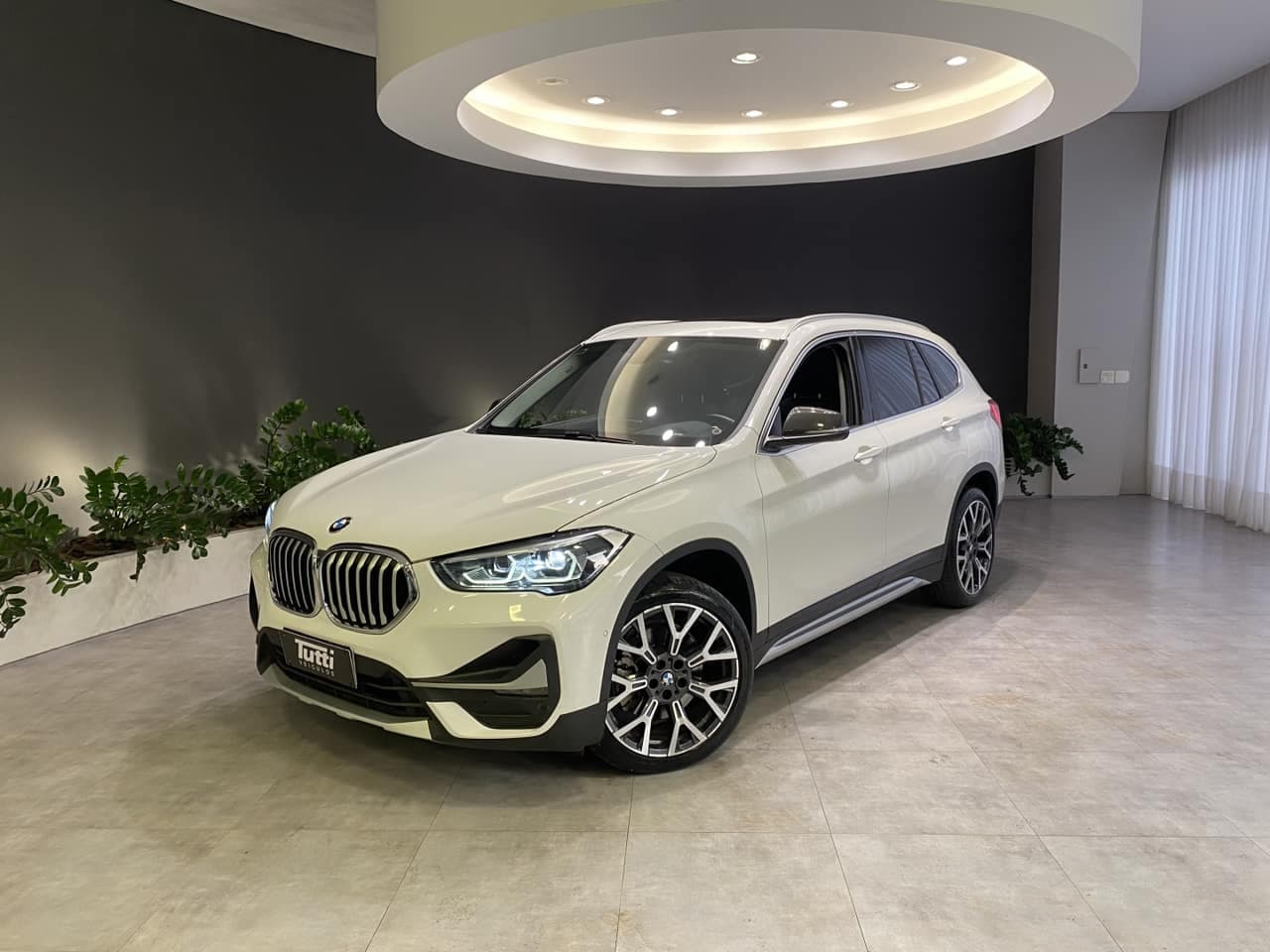 BMW X1 2.0 16V TURBO ACTIVEFLEX SDRIVE20I X-LINE PLUS 4P AUTOMÁTICO