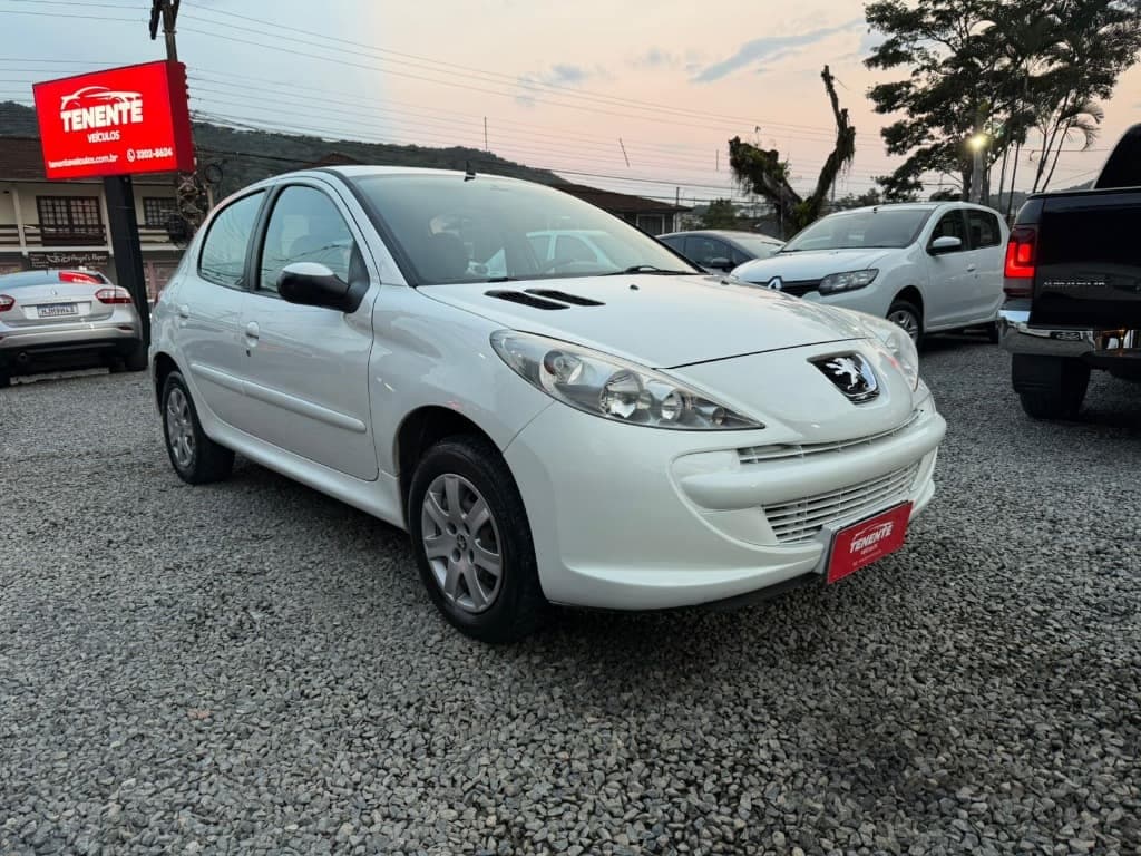 Peugeot 207 1.4 Active completo