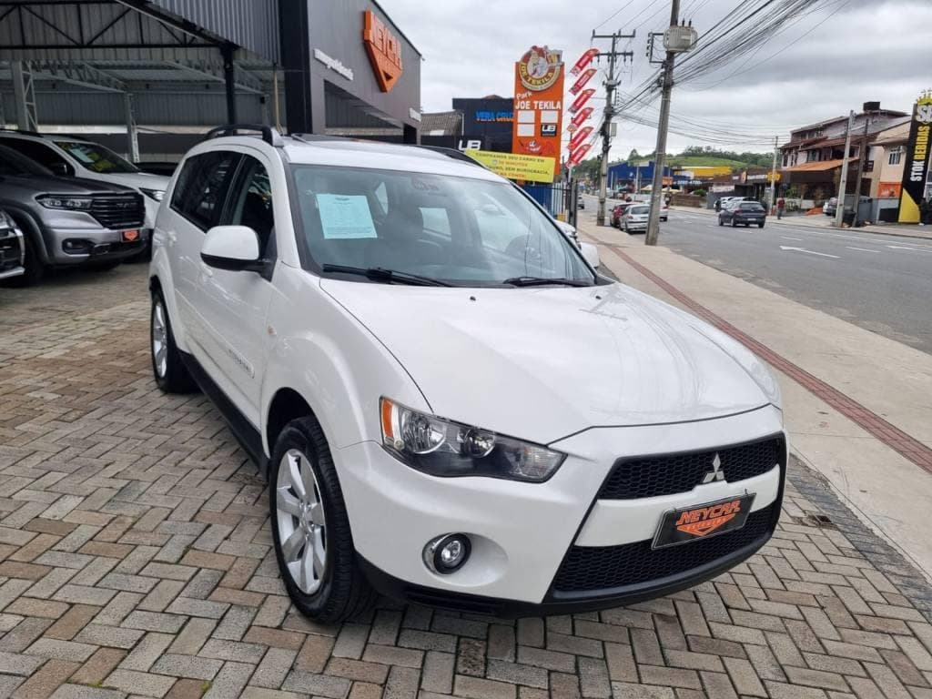 Mitsubishi Outlander AUTOMÁTICA
