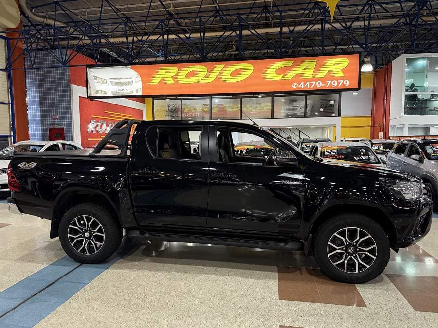 Toyota Hilux 2.8 SRV 4X4 DIESEL CABINE DUPLA BAIXO KM IMPECAVEL