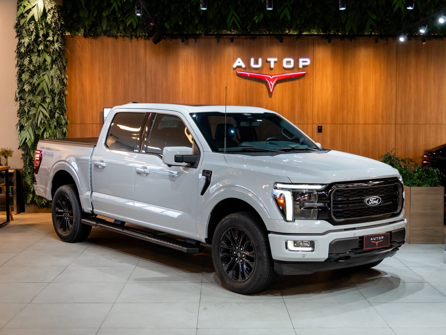Ford F-150 5.0 V8 GASOLINA CD LARIAT BLACK FX4 AUTOMÁTICO