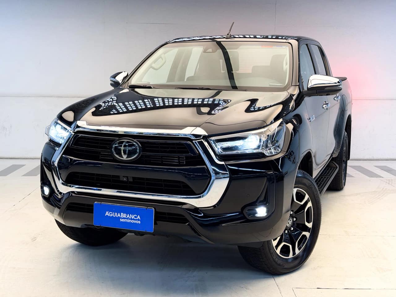 Toyota Hilux 2.8 D-4D TURBO DIESEL CD SRX 4X4 AUTOMÁTICO