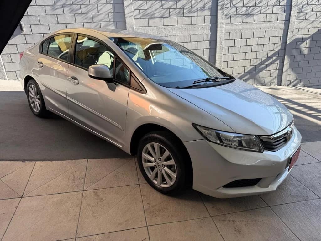 Honda Civic 1.8 LXS 16V FLEX 4P AUTOMÁTICO