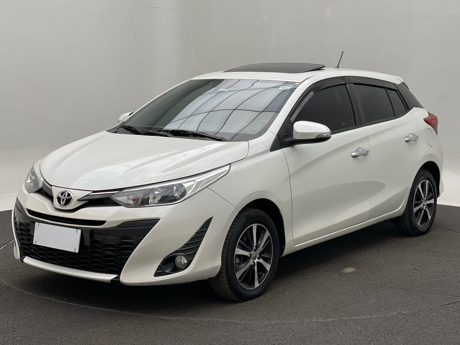 Toyota Yaris YARIS XLS Sedan 1.5 Flex 16V 4p Aut.