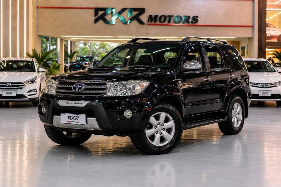 Toyota Hilux SW4 3.0 SRV 4X4 7 LUGARES 16V TURBO I
