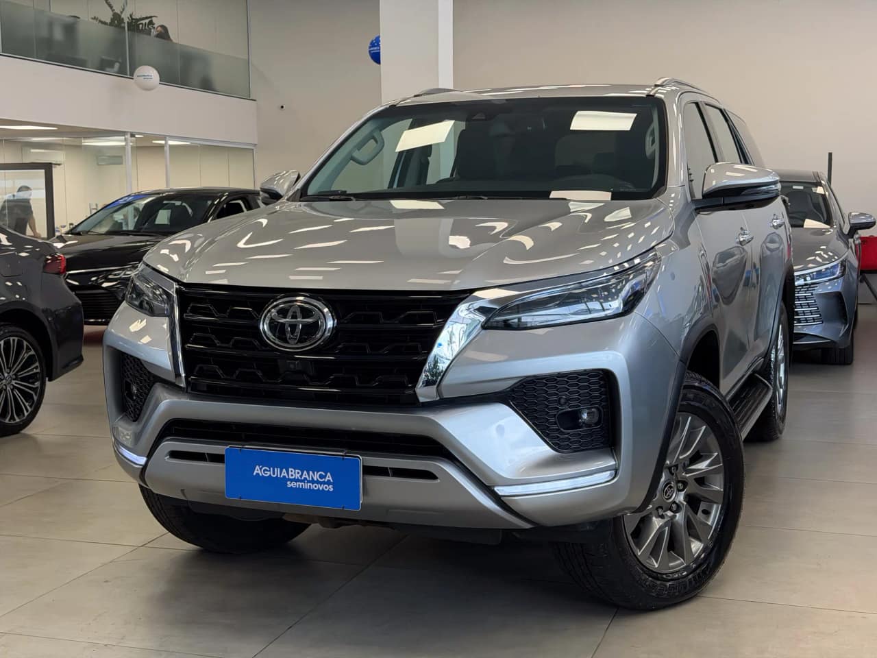 Toyota Hilux 2.8 D-4D TURBO DIESEL SRX 7L 4X4 AUTOMÁTICO