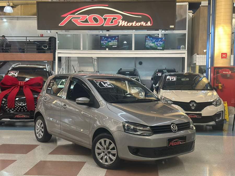 Volkswagen Fox TREND 1.0 FLEX COMPLETO APENAS*77.000*KM