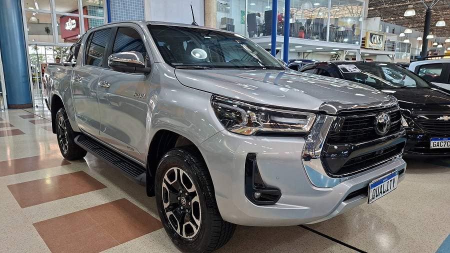 Toyota Hilux 2.8 D-4D TURBO CD SRX 4X4