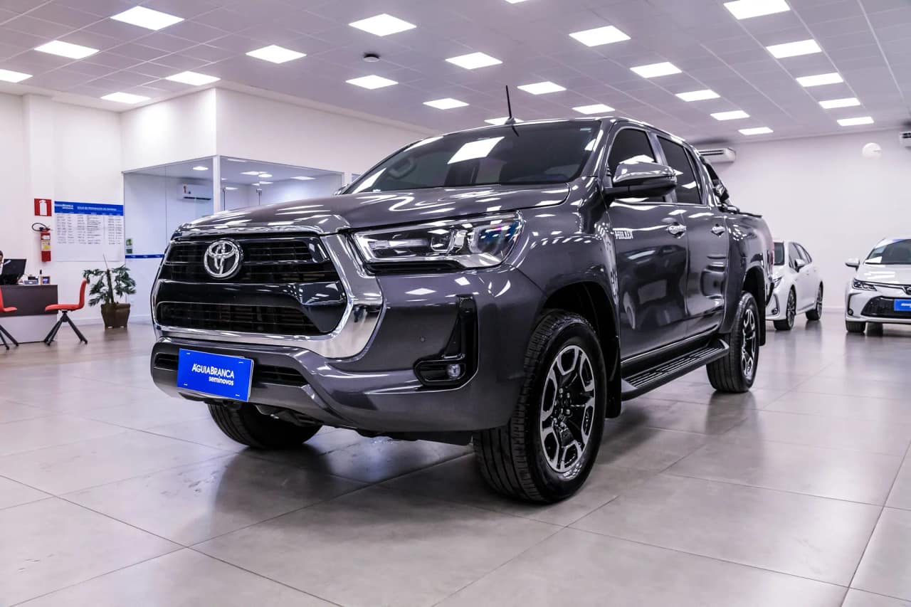 Toyota Hilux 2.8 D-4D TURBO DIESEL CD SRV 4X4 AUTOMÁTICO