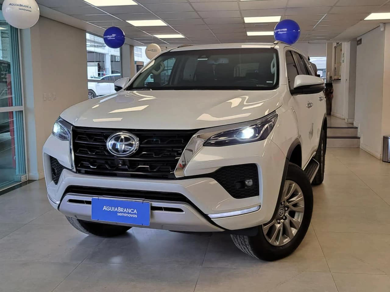 Toyota Hilux 2.8 D-4D TURBO DIESEL SRX 4X4 AUTOMÁTICO