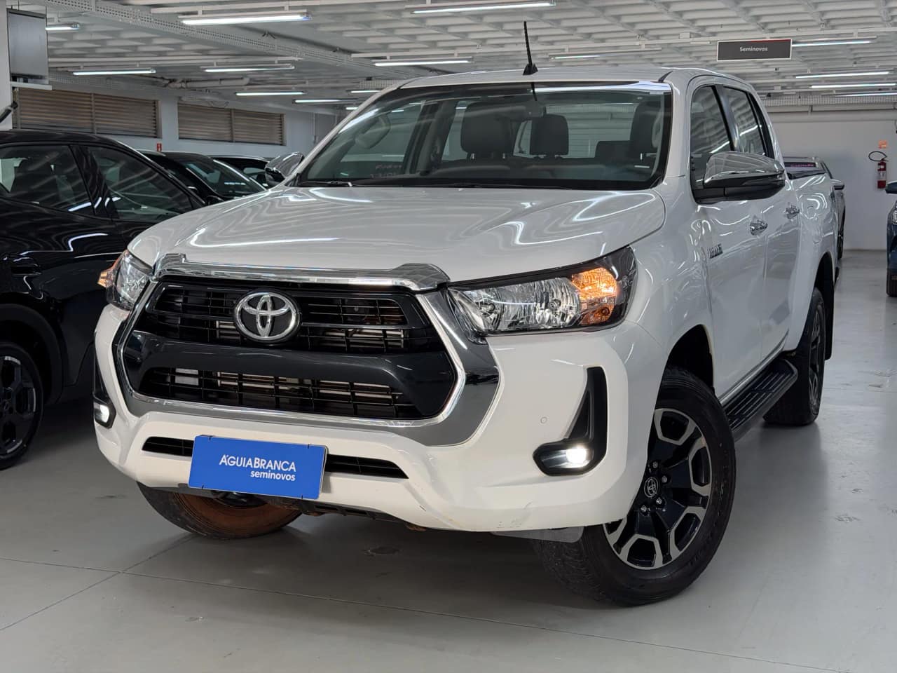 Toyota Hilux 2.8 D-4D TURBO DIESEL CD SRV 4X4 AUTOMÁTICO