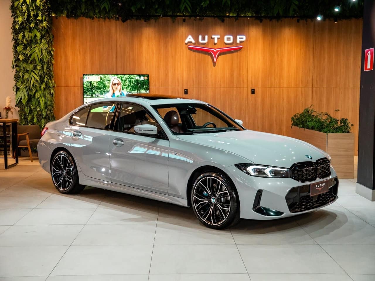 BMW 330e 2.0 16V TURBO HÍBRIDO M SPORT AUTOMÁTICO