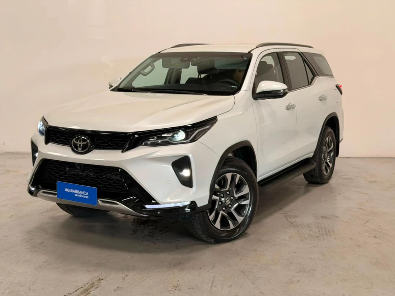 Toyota Hilux 2.8 D-4D TURBO DIESEL SRX PLATINUM 4X4 AUTOMÁTICO