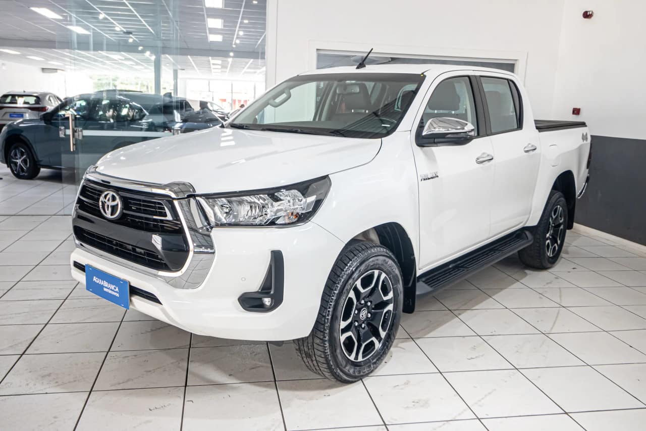Toyota Hilux 2.8 D-4D TURBO DIESEL CD SRV 4X4 AUTOMÁTICO