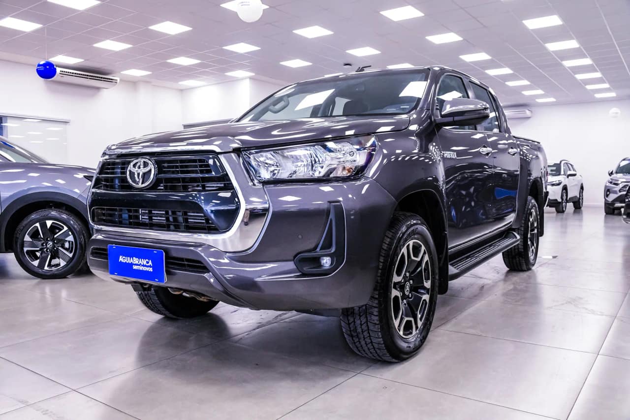 Toyota Hilux 2.8 D-4D TURBO DIESEL CD SRV 4X4 AUTOMÁTICO