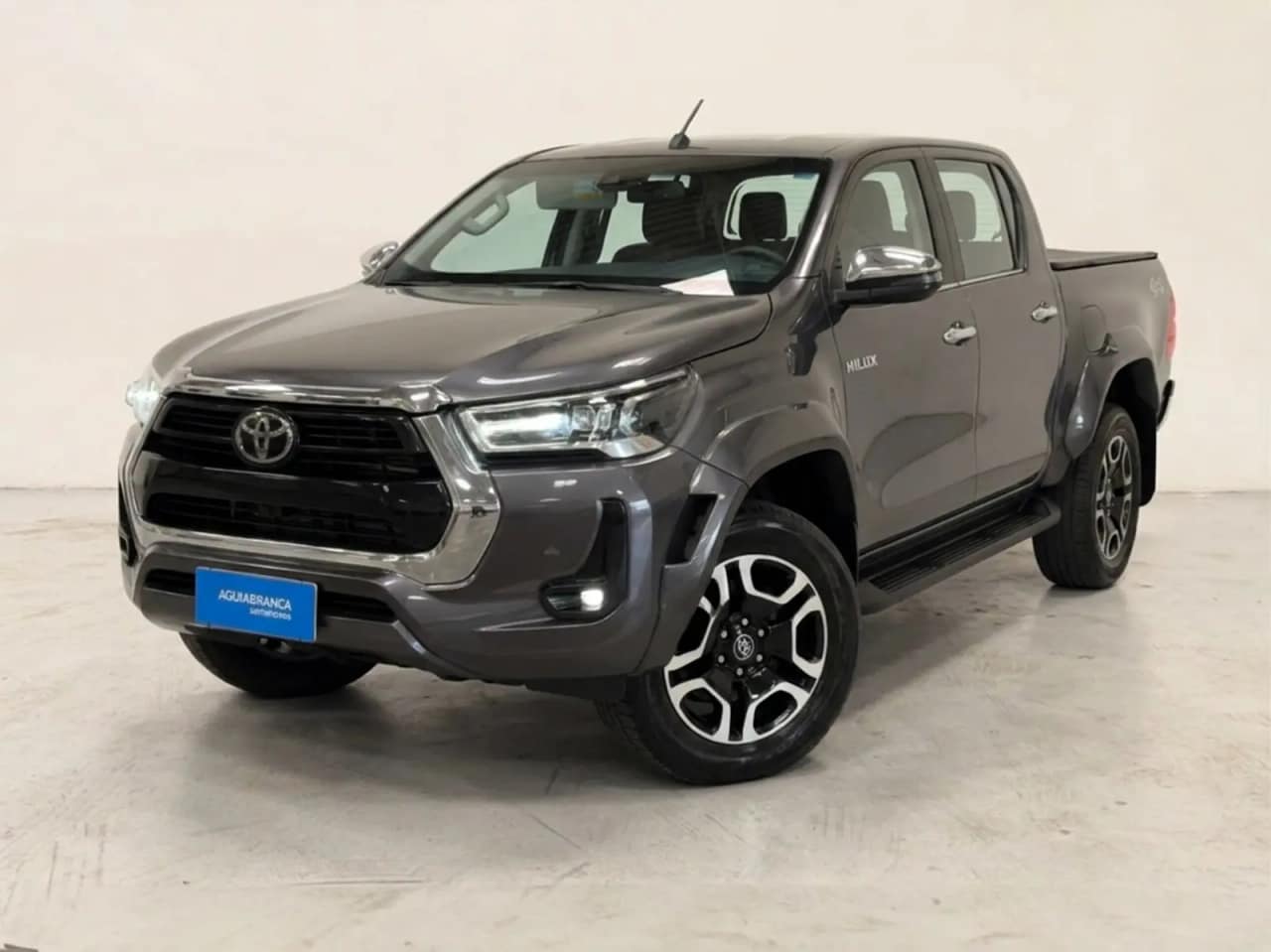 Toyota Hilux 2.8 D-4D TURBO DIESEL CD SRX PLUS 4X4 AUTOMÁTICO