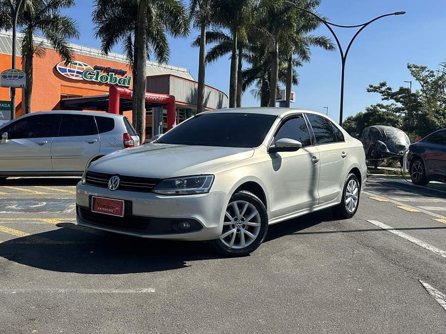 Volkswagen Jetta 2.0 COMFORTLINE - FLEX - AUTOMÁTICO - COMPLETO