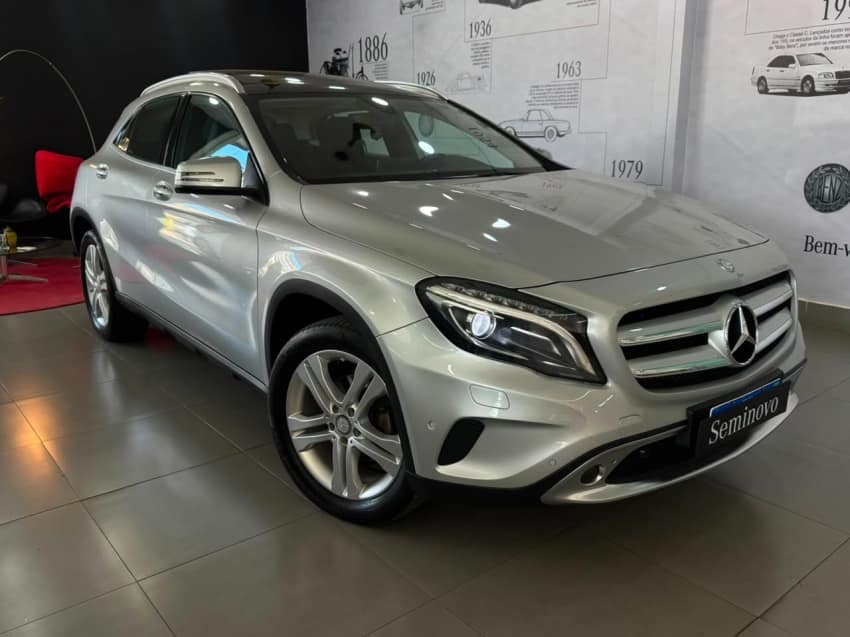 Mercedes-benz Gla 200 1.6 Cgi Enduro 16v Turbo Flex 4p Automatico 2017