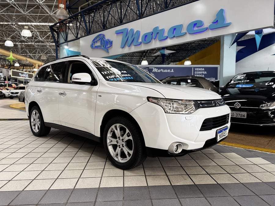 Mitsubishi Outlander 3.0 GT 4X4 - AUTOMÁTICO -