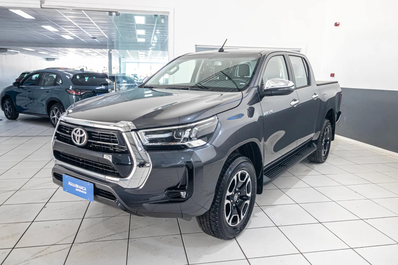Toyota Hilux 2.8 D-4D TURBO DIESEL CD SRV 4X4 AUTOMÁTICO
