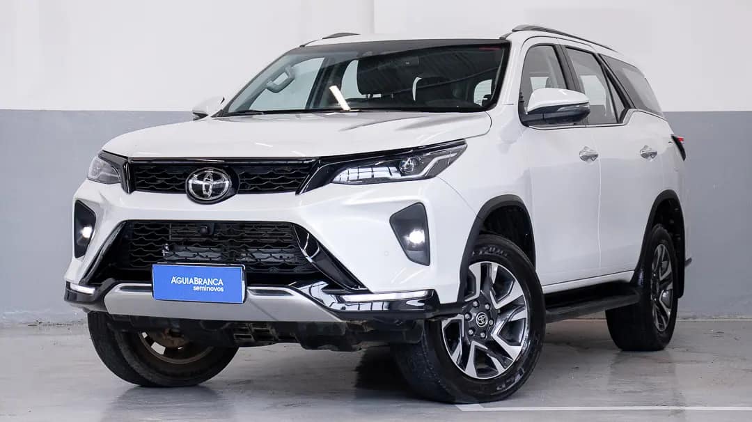 Toyota Hilux 2.8 D-4D TURBO DIESEL SRX PLATINUM 4X4 AUTOMÁTICO