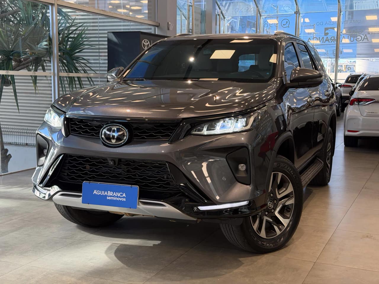 Toyota Hilux 2.8 D-4D TURBO DIESEL DIAMOND 7L 4X4 AUTOMÁTICO