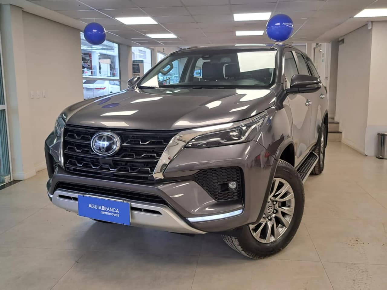 Toyota Hilux 2.8 D-4D TURBO DIESEL SRX 7L 4X4 AUTOMÁTICO
