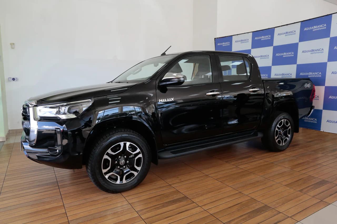 Toyota Hilux 2.8 D-4D TURBO DIESEL CD SRV 4X4 AUTOMÁTICO