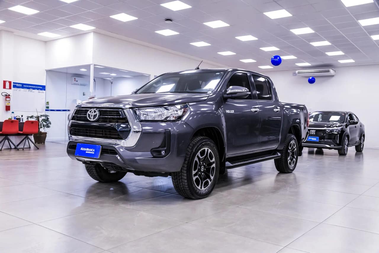 Toyota Hilux 2.8 D-4D TURBO DIESEL CD SRV 4X4 AUTOMÁTICO