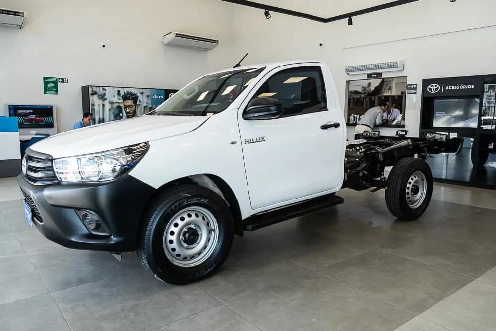 Toyota Hilux 2.8 D-4D TURBO DIESEL CS 4X4 AUTOMÁTICO