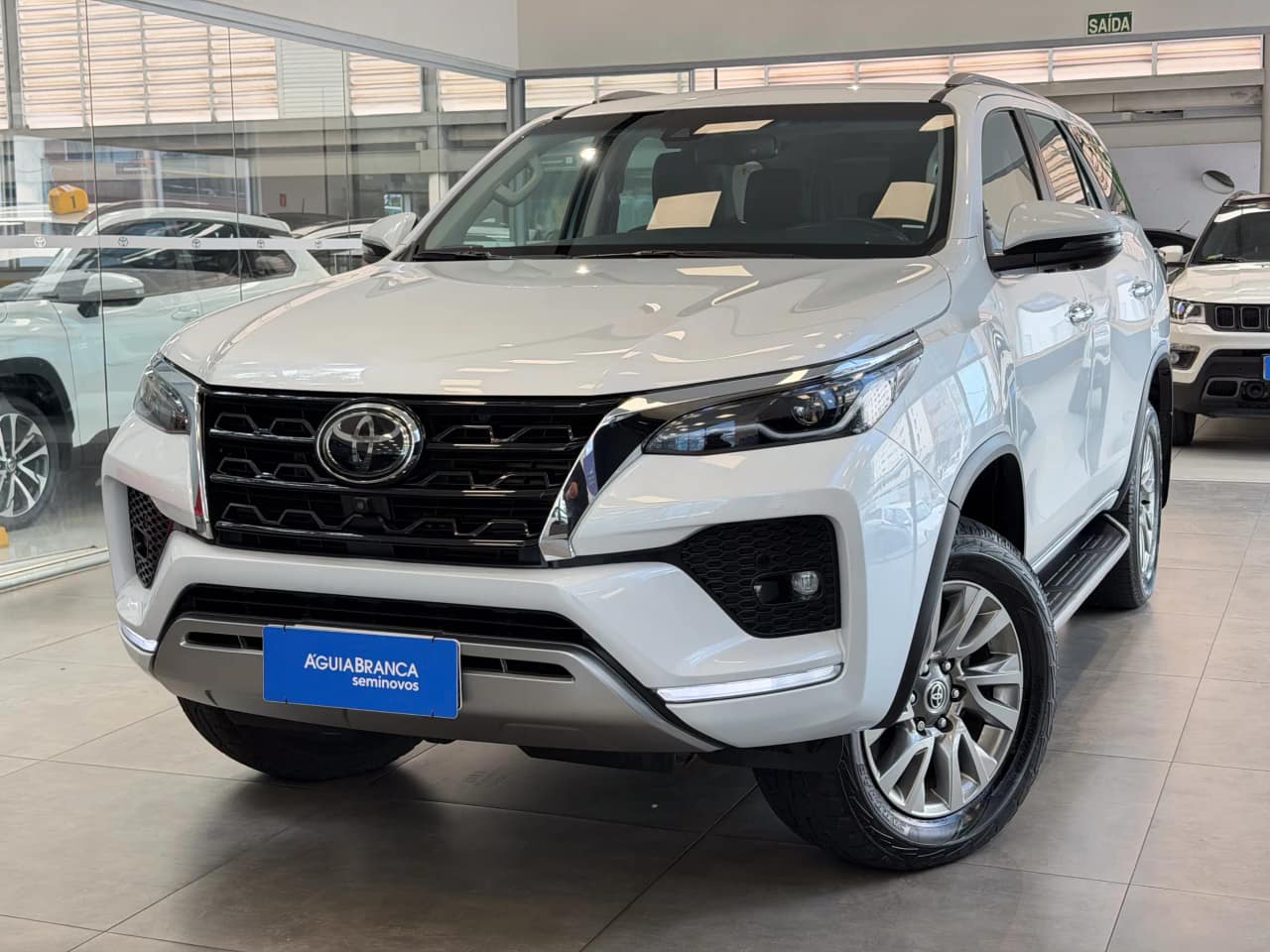 Toyota Hilux 2.8 D-4D TURBO DIESEL SRX 7L 4X4 AUTOMÁTICO