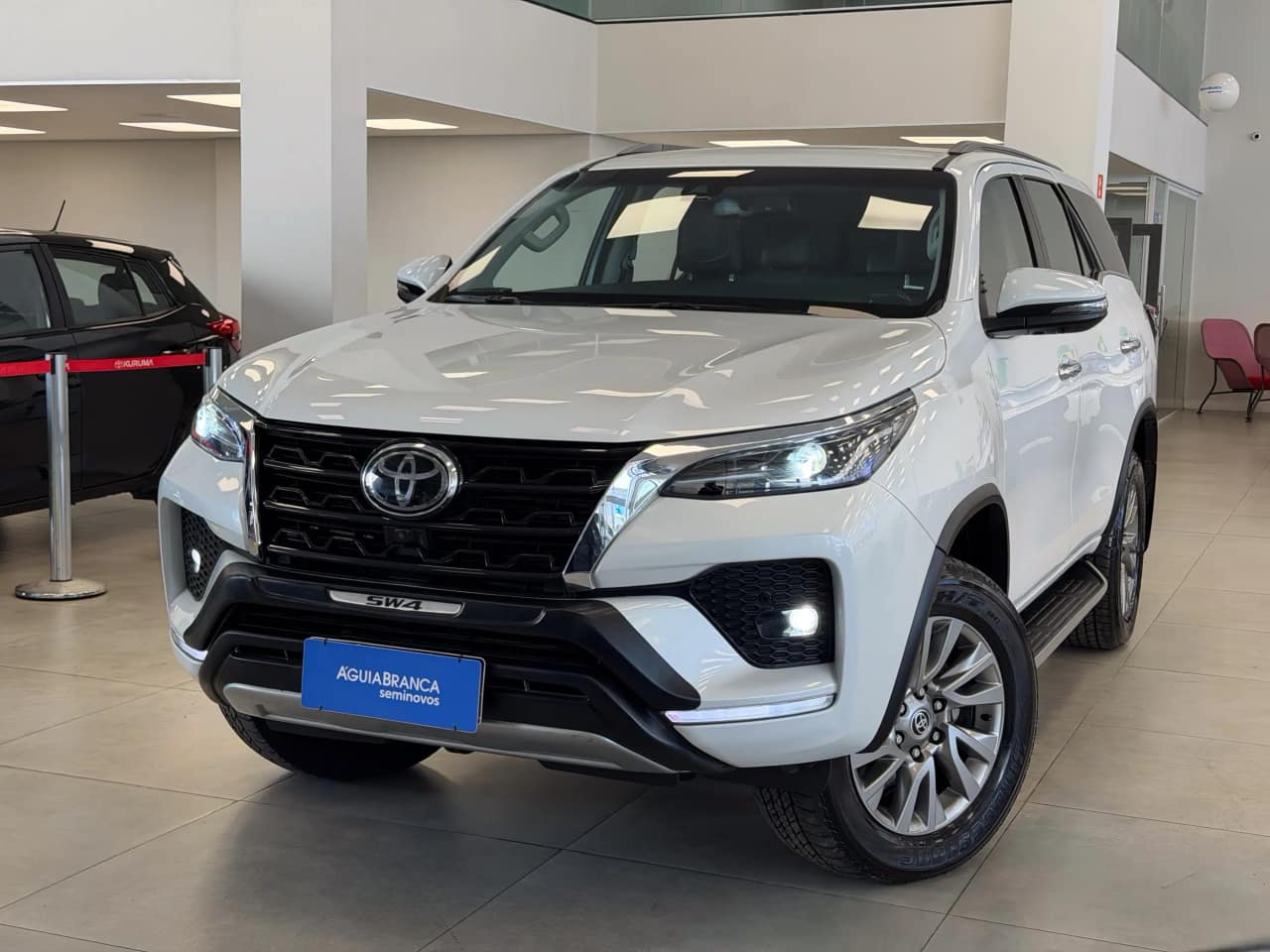 Toyota Hilux 2.8 D-4D TURBO DIESEL SRX 4X4 AUTOMÁTICO